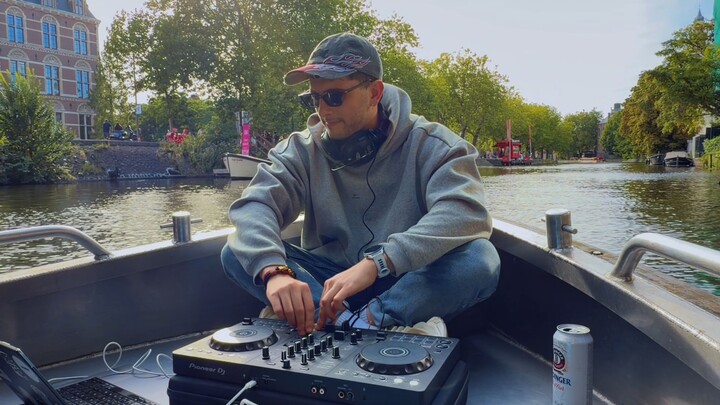 First part of my Amsterdam Canals Tech House DJ Set