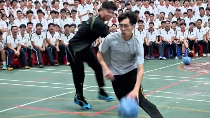 “นี่คือครูคณิตศาสตร์ที่เก่งที่สุดเท่าที่ฉันเคยเห็นมาเลย!”