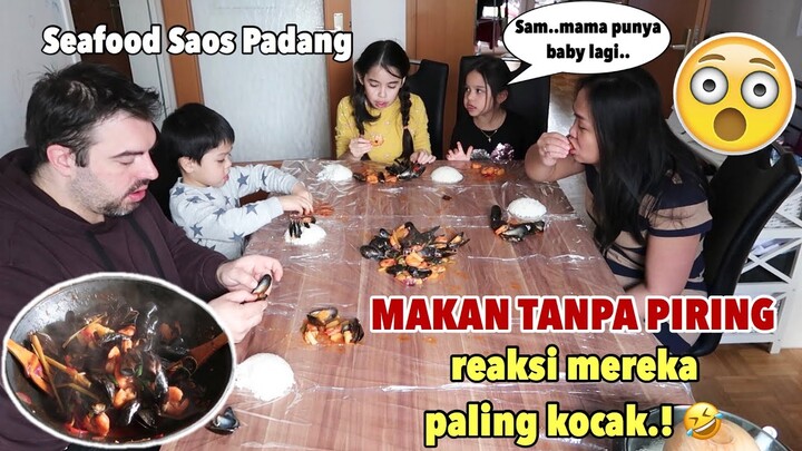 REAKSI MEREKA MAKAN DIATAS MEJA TANPA PIRING.! | SEAFOOD SAOS PADANG