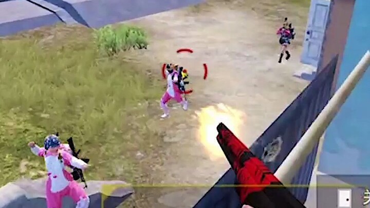 This kid’s surrounded!