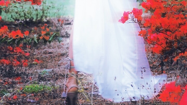 Trời ơi! Hóa ra đẳng cấp thời trang thực sự chẳng cần nhờ hàng hiệu nâng tầm! Khoác bao tải cũng có 