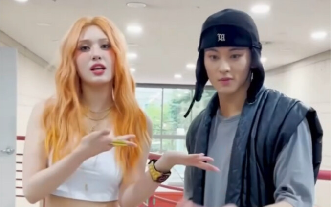 تحدي رقص SOMI×Mark Lee×TEN《Fast Forward+Baggy Jeans》