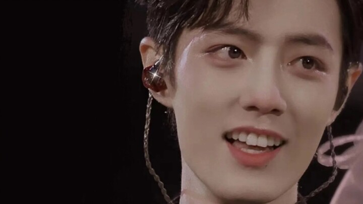 Here’s hoping all male celebrity weightlifters can follow his lead—shred the fat and build pure musc