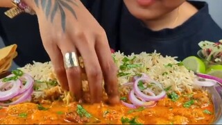 Savor the flavors of Dahi Wale Pakode Curry with Rice! 🤤 Watch the satisfying