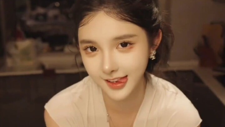 «Hồ sơ nhan sắc đỉnh cao toàn mạng» Số 552: Thượng Hải mưa nhỏ