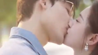 CEO dan gadis desa menikah diam-diam tiga tahun, memanjakannya hingga selalu bersama