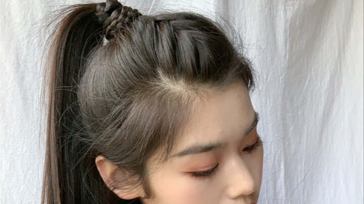 Gaya Rambut Kostum Klasik yang Penuh Karisma