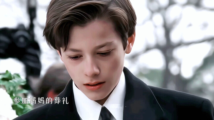 รูปโฉมอันงดงามในวัยเยาว์นั้นช่างน่าทึ่งยิ่งนัก! พระเอกบังเอิญได้มาซึ่งวิธีปลุกแม่ให้ฟื้นคืนชีพ และทำ
