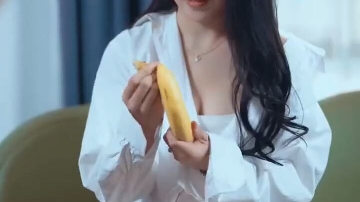 Chinese Short Drama Staying overnight at my mother's young best friend's house.