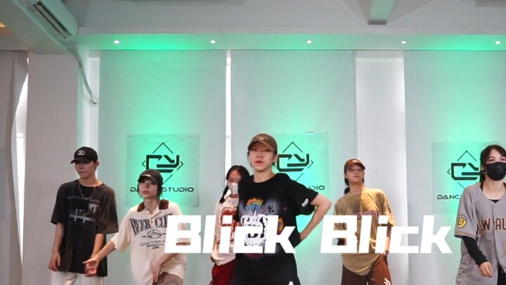 So handsome, so handsome, big frame forging hiphop class blickblick~