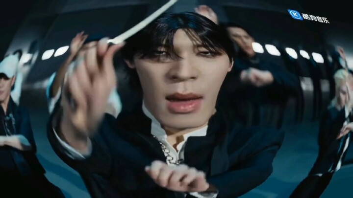 سيفِنْتِين "مايسترو" إم في