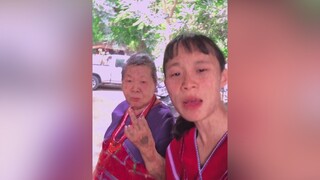 ยายสา น่ารัก กวนๆฮาๆ ยาบอกเข้ามาๆไม่ได้แกล้งยายน่ะ ยายอยากมีส่วนร่วม555บ้าบอจริงเชียว ครอบครัวเราเป็นคนตลก 55😂👌🏻😊❤️ฝากติดตามด้วย