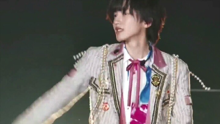 [Domae Shunyu // Cinderella Girl] One of my favorite stage outfits for “Nanniwan” – it matches “Cind