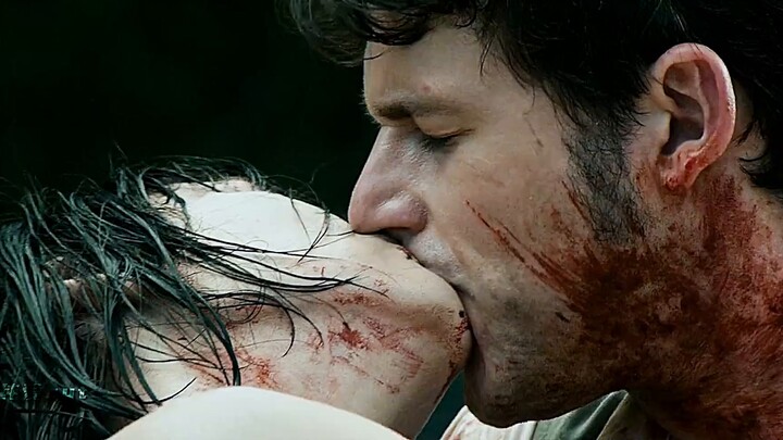 "Love rises in the east and falls in the west, romance lasts until death" At this moment, their love