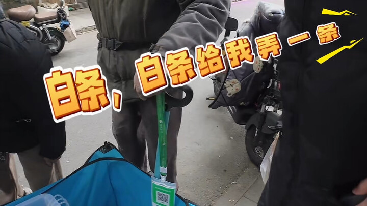 Watching this angler sell fish has kept all the “godfathers” in high spirits for two and a half year