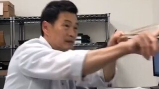 苍蝇：不好！那个拿橡皮筋的男人又来啦！