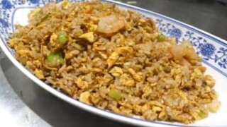 ข้าวผัดไข่กุ้ง - อาหารตามท้องถนนของเกาหลี