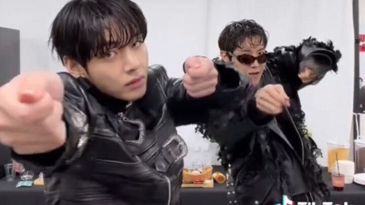 Jin Tae-hyung BTS V và J-Hope thực hiện thử thách vũ đạo mới Hooligan | Cập nhật TikTok | 26/04/2027