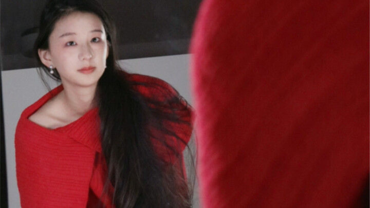 Chị gái phong cách Hồng Kông mặc áo len đỏ của tôi