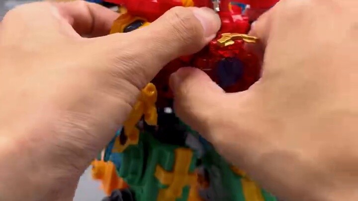 การรวมตัวสุดยอดของทีมต่อสู้เทพยักษ์! ราชาหุ่นยนต์ผู้กล้าหาญมาถึงแล้ว~