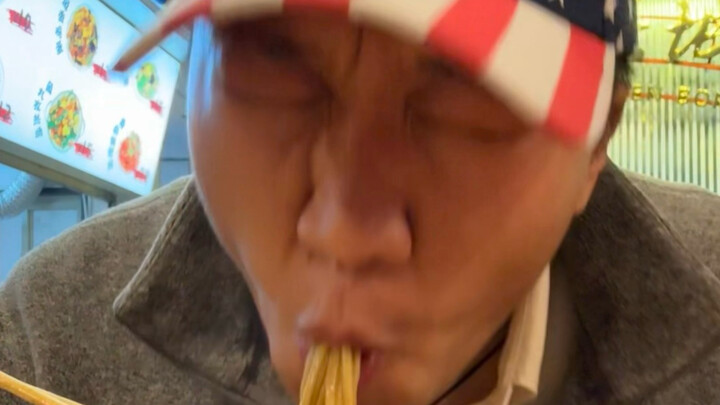 Donut’s back in China, and the fried noodles are so delicious!