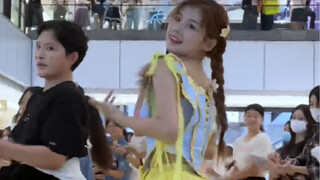 Sana lén mặc đồ đi hát của Nayeon để nhảy ngẫu hứng? (Điệu nhảy ngẫu nhiên "POP!" của Bushi Lin Nali