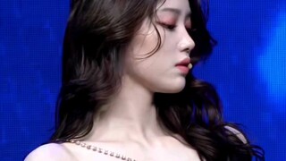 snake! Shen Xiaoting's first million-dollar live-action video