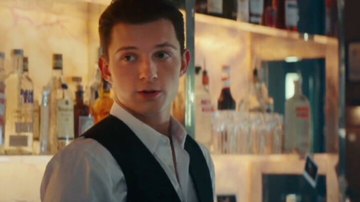 In the movie Uncharted, starring Tom Holland, his acting is also amazing!