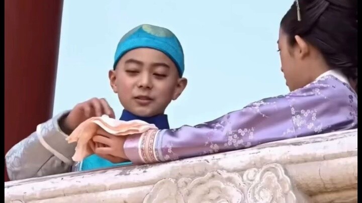 Why did you delete the scenes of these two young actors at the beginning...🤔