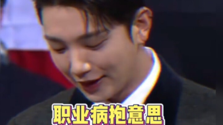 Joshua: Nhờ Clara phân biệt đúng sai đi! Mình đã phạm tội quá yêu cơm rồi. Thực tế chứng minh, người