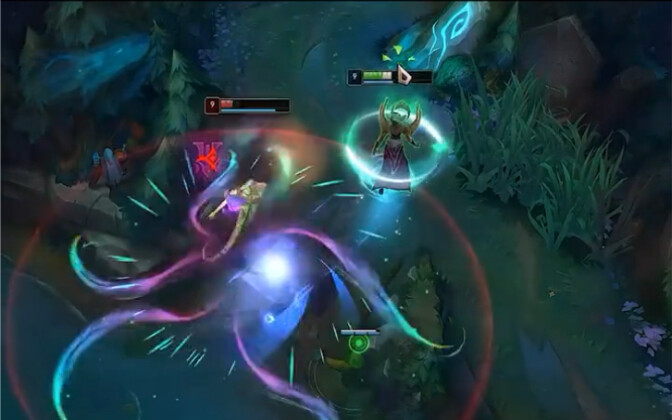 Uzi and Xiaotian duel with their positioning: Uzi weaves through countless skills, while Xiaotian ga