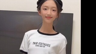 Siswa terbaik yang cantik, si kecil cantik nan imut