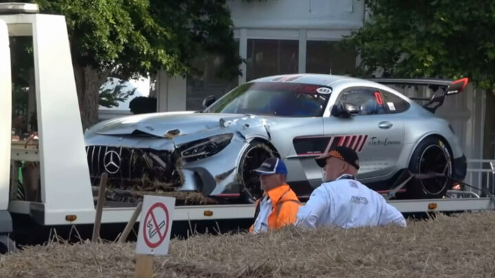 Analisis Kecelakaan Viral di Internet: Gaji Tak Sesuai? Mobil Balap Hancur Berantakan!