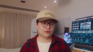 Korean Kpop photographer studying abroad shares his camera movements in the RED practice room