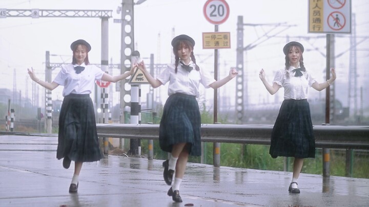 【Karya Kelulusan】Jangan Pergi/Don't Go Hujan perpisahan terus berlanjut