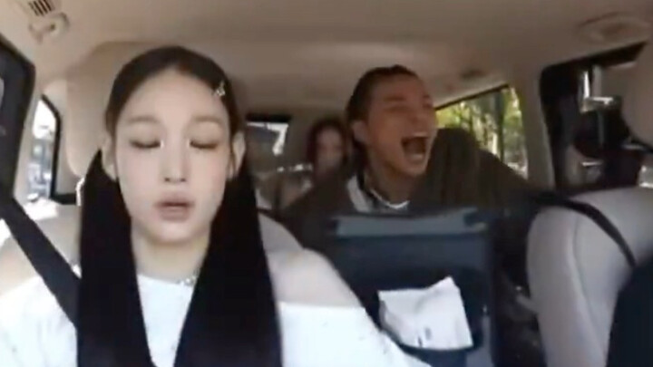 Cười đến mức muốn nôn