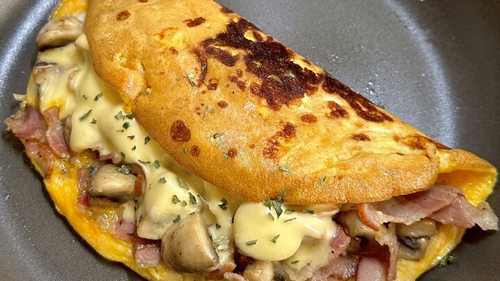 [What to Eat for Breakfast] Shiitake Mushroom, Bacon, and Cheese Omelet