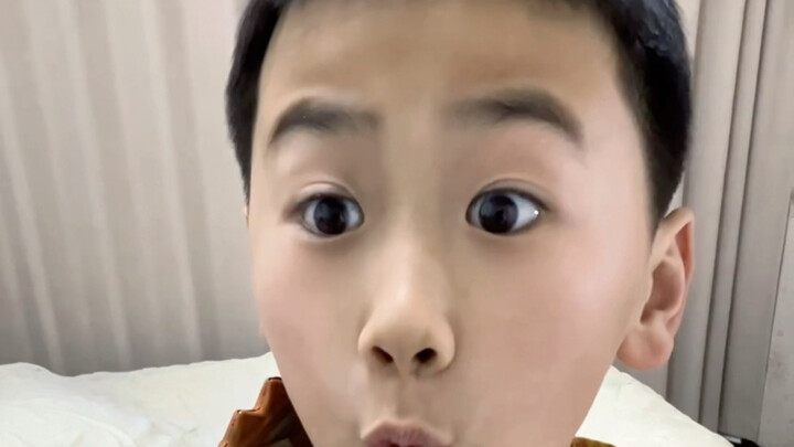 Kumpulan video lucu. Bukan AI