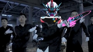 Qinghai shakes, but it is the sound of guns, swords, and tin
