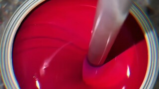 “桶里的油彩”