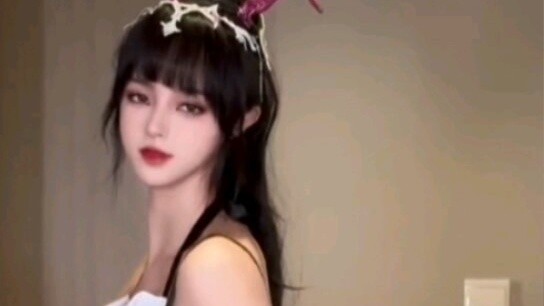 คอสเพลย์เสี่ยวอู่ ชุดสมัยใหม่หรือชุดโบราณ อันไหนดูดีกว่ากัน? - -