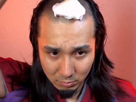Red-Clothed Warrior Gets a Haircut ②