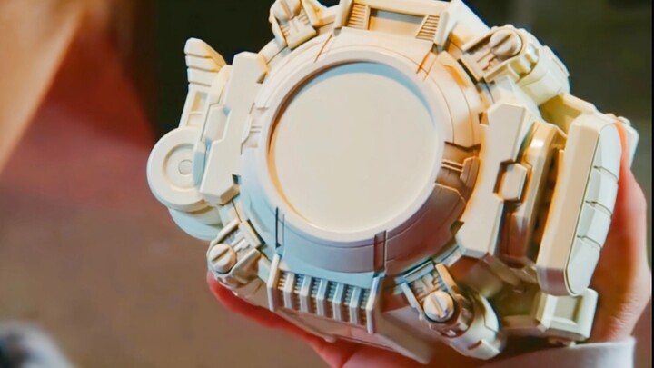 Check out the enhanced eye soul props that appear in the Ghost drama