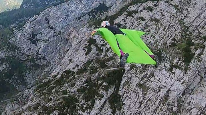 [Live] Wingsuit flying