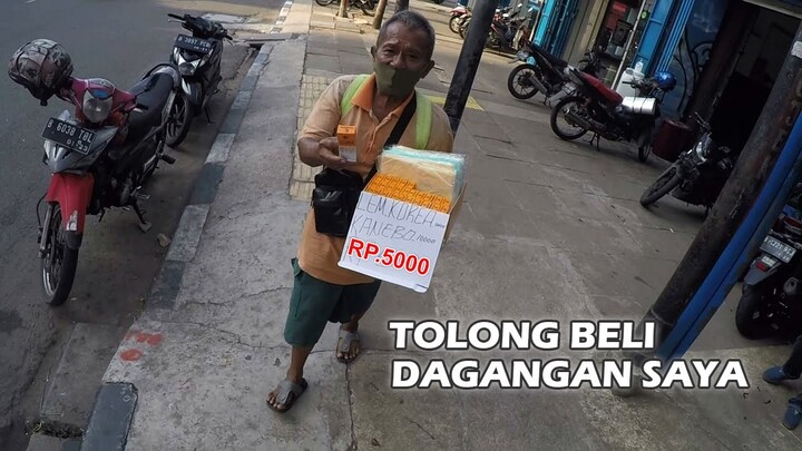 TOLONG BELI DAGANGAN SAYA || Pak Harkani Berjuang Sendiri Untuk Biayai Anaknya