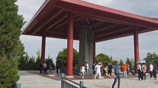 แท้จริงแล้วควรสร้างศาลาครอบหลุมศพเฉียนหลิงที่ไม่มีข้อความหรือไม่?