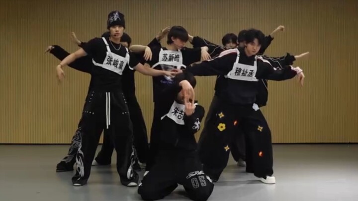 【عائلة TF】 نسخة استماع حصرية من البروفة المشتركة لـ «ميدوسا» في غرفة التدريب