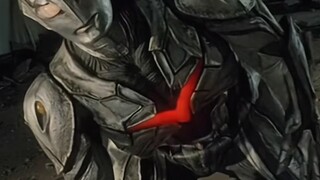 "This Ultraman is so cool! He looks so biological!"
