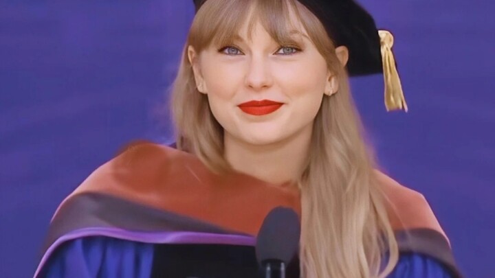 Sangat direkomendasikan!!!! Taylor Swift menyampaikan pidato pada upacara wisuda Universitas New Yor
