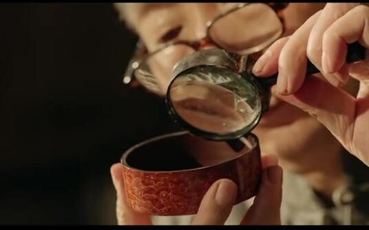 After more than 40 years of exploration and innovation, lacquerware master Gan Erke successfully rev